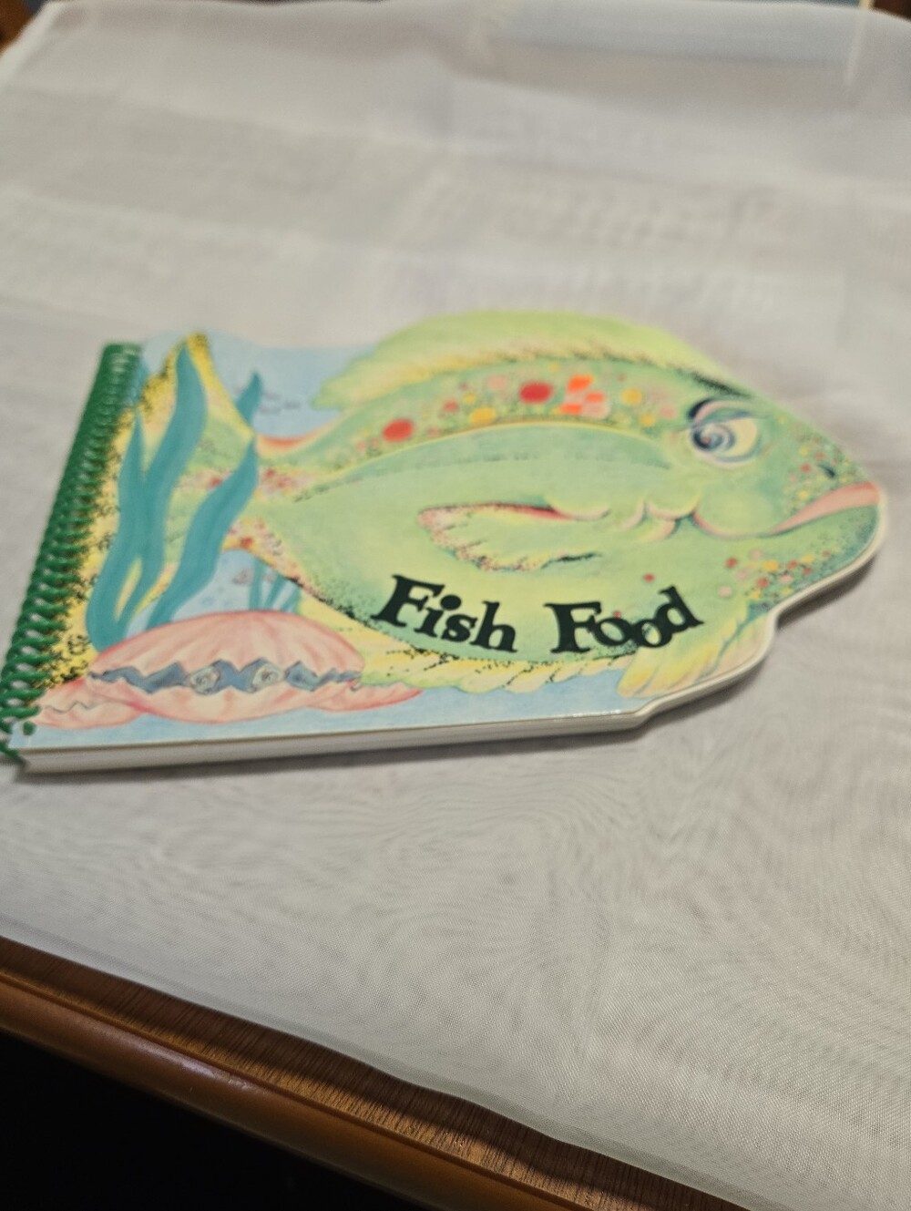 Fish Food Spiral-Bound Aquarium Cookbook - Green